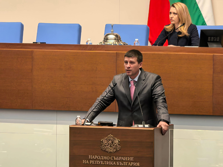 Декларация на Ивелин Михайлов: За нормалните граждани няма нормално място за живот в България!